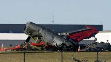 US: Small plane crashes as it collides with electrical power lines in Oregon, pilot among 3 killed v