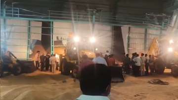 Warehouse in Vijaypura collapses