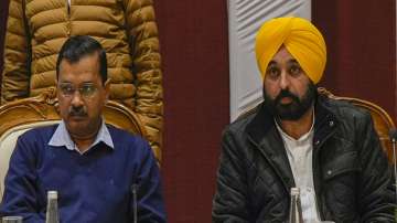 Delhi CM and AAP Convenor Arvind Kejriwal with Punjab CM Bhagwant Mann.