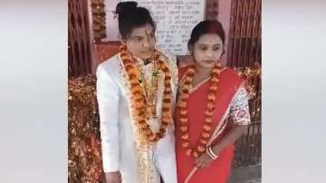 Jayashree Rahul (28) and Rakhi Das (23) get married