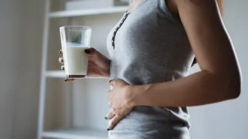 How milk nourishes your digestive system overnight?