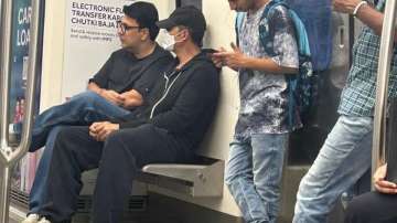 Akshay Kumar travels in Mumbai metro with mask on