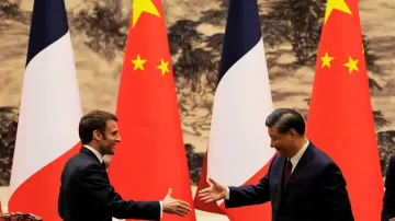 French President Emmanuel Macron with China Xi Jinping