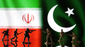 Illustration shows solider miniatures, Iranian and Pakistani flags. 