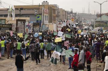 Nigerian people protesting 