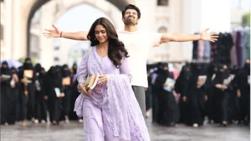  Deverakonda-Mrunal's first song