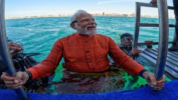 PM Narendra Modi, Scuba diving, Dwarka, Gujarat, PM Modi scuba diving