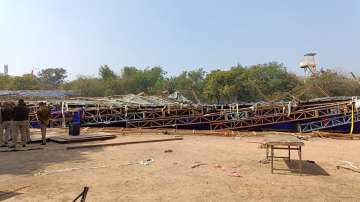 Temporary structure near Jawaharlal Nehru Stadium gate collapses, 8 injured