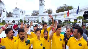 arvind kejriwal arrested, AAP MLAs turn up in yellow T shirts, first Delhi Assembly Session, DELHI H