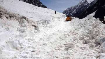 Avalanche hits Hung area of Sonamarg, no casualties reported yet