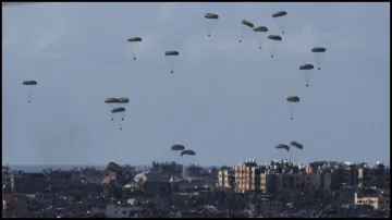 Israel Hamas war, aid airdrops, people killed, parachute