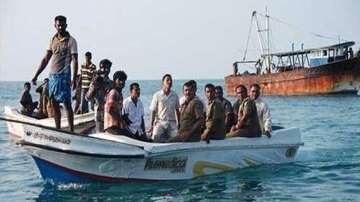 Indian fishermen detained by Sri Lanka Navy for alleged poaching