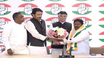 Jharkhand BJP MLA Jai Prakash Bhai Patel joins Congress, Lok Sabha Elections 2024