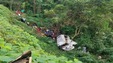 The tourist bus falls into a deep gorge