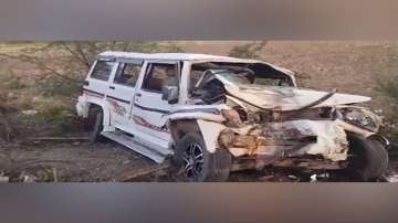 Madhya Pradesh news, damoh road accident, Madhya Pradesh, Three dead two injured in road accident, c