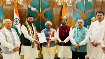 Former Haryana CM Manohar Lal Khattar along with Nayab Singh Saini, other leaders.