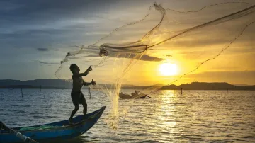 Pakistan fisherman capsized 