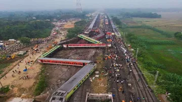 Accident involving Coromandel Express, Bengaluru-Howrah Express and goods train, in Balasore