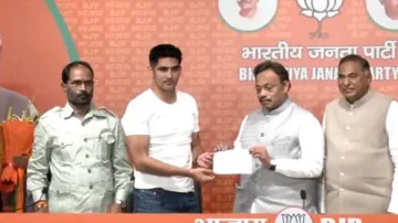 Vijender Singh joins BJP