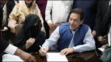 Pakistan, Imran Khan, Bushra Bibi