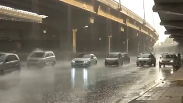 Rainfall after thunderstorm at Dhaula Kuan area, Delhi