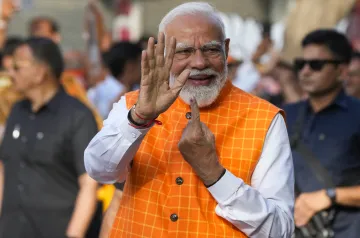 PM Modi casts his vote