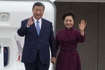 Chinese President Xi?Jinping with his wife in Paris