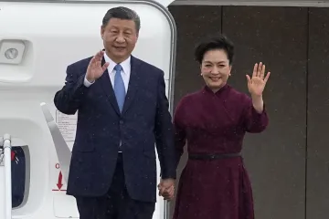 Chinese President Xi Jinping with his wife in Paris