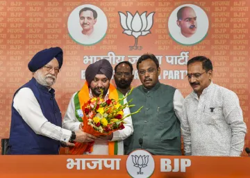 Arvinder Singh Lovely joins BJP