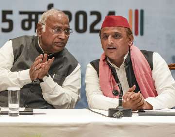 Congress president Mallikarjun Kharge and SP chief Akhilesh Yadav