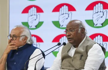 Congress leader Jairam Ramesh and party president Mallikarjun Kharge