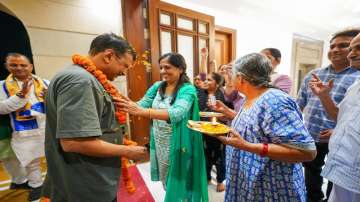 Delhi CM Arvind Kejriwal reaches home after getting released from Tihar jail