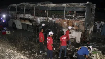 PAKISTAN BUS FIRE 