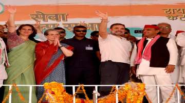Rahul Gandhi with Sonia, Akhilesh Yadav and Priyanka at Rae Bareli public rally