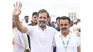 Rahul Gandhi and Sanjay Nirupam during Congress padyatra