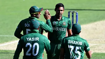 Mustafizur Rahman celebrates a wicket with Shakib Al Hasan.