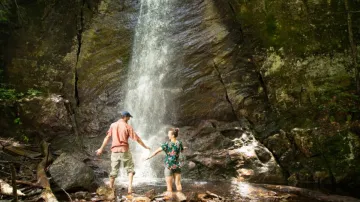 safety precautions around waterfalls