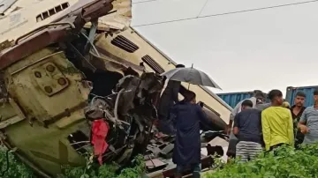 Kanchanjungha Express collides with goods 