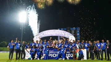 Jaffna Stallions team with the LPL trophy.