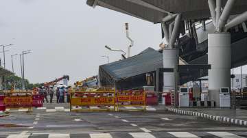 Delhi airport roof collapse, Delhi airport roof collapse kills 45 year old Cab driver, Cab driver fa