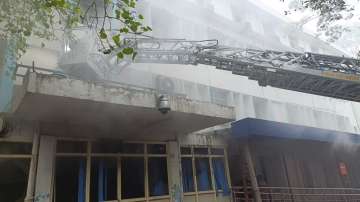 Fire erupts at Safdarjung Hospital