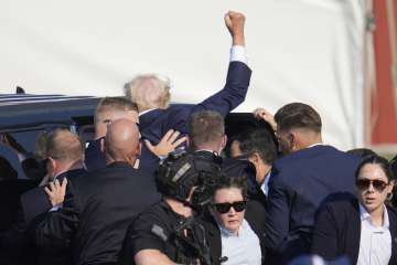 US Secret Service taking Trump back on his SUV after shooting