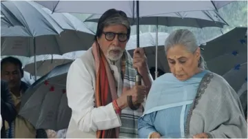 amitabh jaya bachchan umbrella