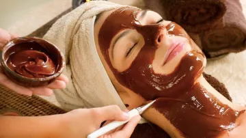 DIY chocolate face masks