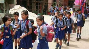 Education Ministry notifies bagless days