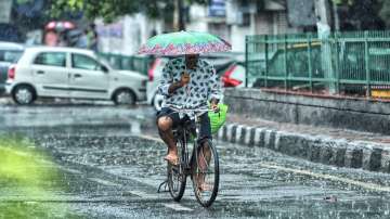 delhi rains, delhi rains today, Delhi NCR rains, Delhi NCR temperature, Heavy downpour lashes delhi,