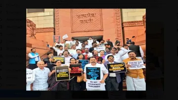 DMK protest in tamil nadu, dmk protest against Centre for neglecting Tamil Nadu in Union Budget 2024