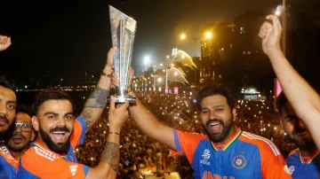 Virat Kohli and Rohit Sharma with the T20 World Cup.