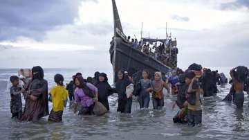 migrant boat capsizes