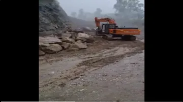 Uttarakhand weather update, Uttarakhand Vehicular movement halted due to falling debris, Badrinath N